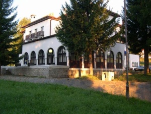 08